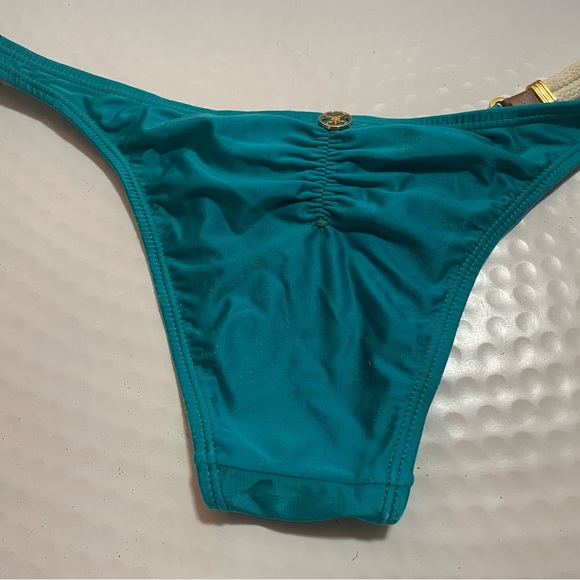 Vix lot of 2 XS bikini tops - Picture 14 of 14